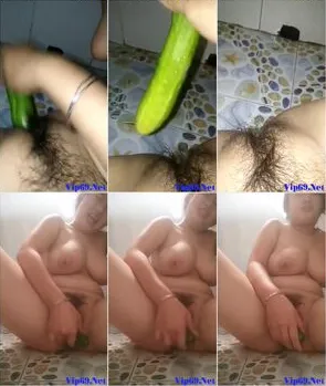 Clip: Vừa thủ dâm vừa nói chuyện vs người nhà.